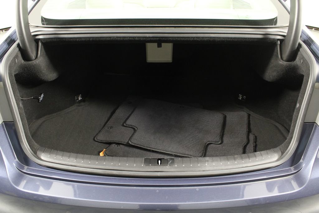 Used 2016 Hyundai Genesis 3.8 w/ Option Group 02 image 15