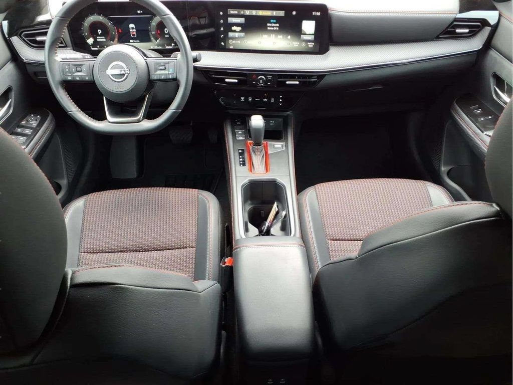 Used 2025 Nissan Kicks SR FWD image 10