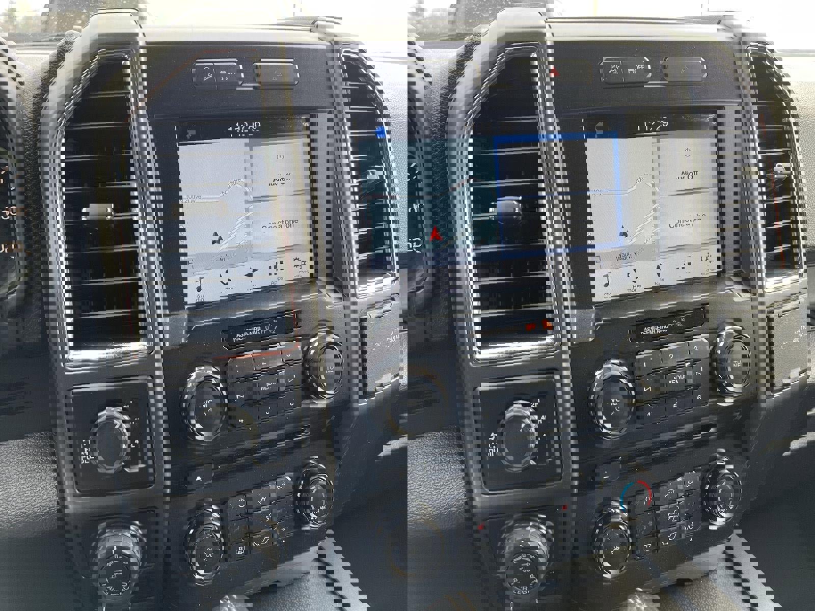 Used 2017 Ford F150 XLT w/ Equipment Group 302A Luxury image 30