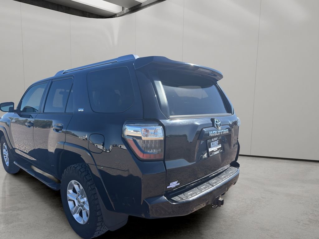 Used 2016 Toyota 4Runner SR5 AWD/4WD image 3