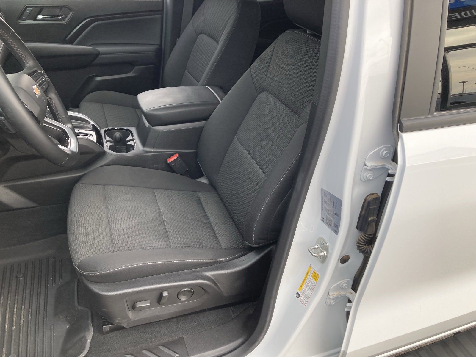 Used 2024 Chevrolet Colorado LT w/ LT Convenience Package II image 31