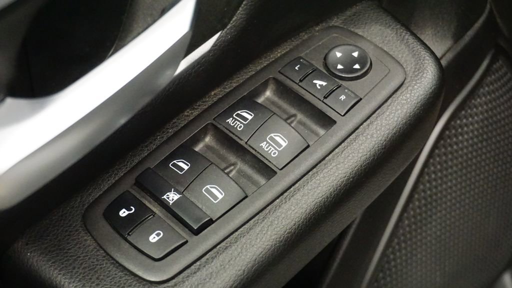 Used 2023 RAM 1500 Big Horn image 24