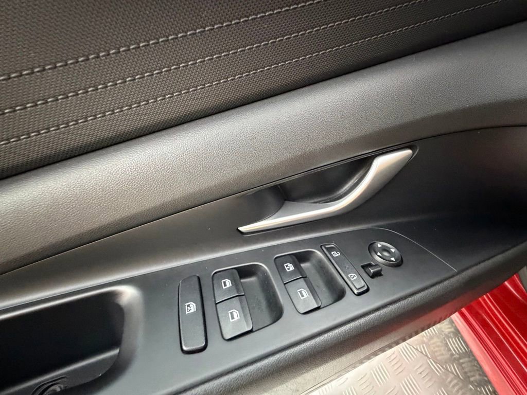 Used 2023 Hyundai Elantra SEL w/ Preferred Accessory Package image 23