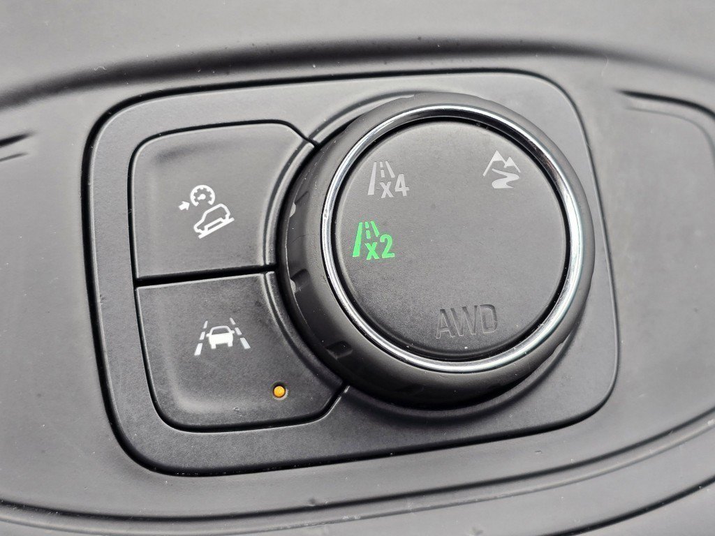 Used 2024 GMC Terrain SLE w/ Elevation Edition AWD/4WD image 14
