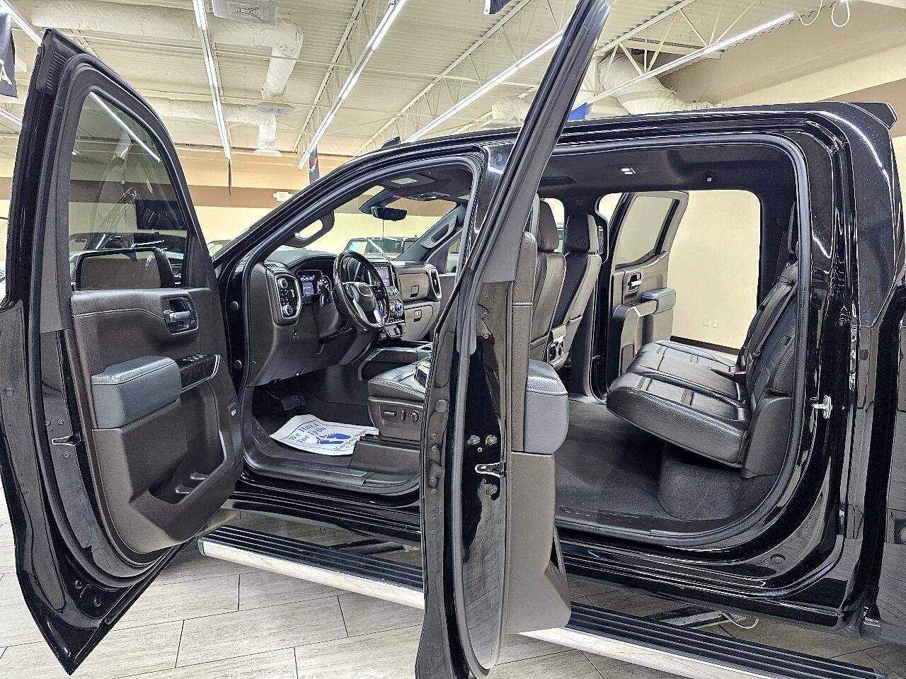 Used 2022 GMC Sierra 1500 Denali w/ Denali Premium Package image 16