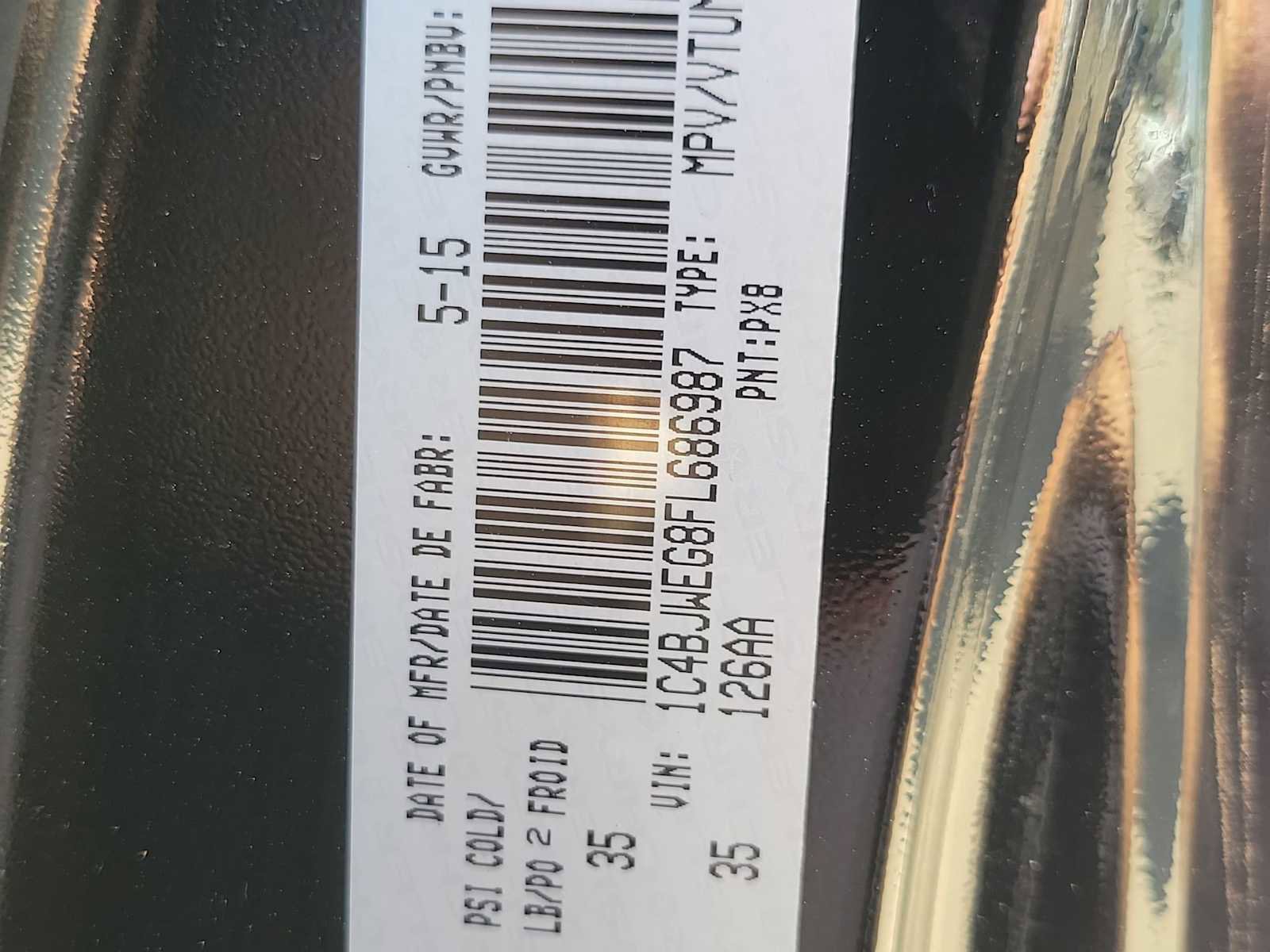 Used 2015 Jeep Wrangler Unlimited Sahara w/ Connectivity Group image 17