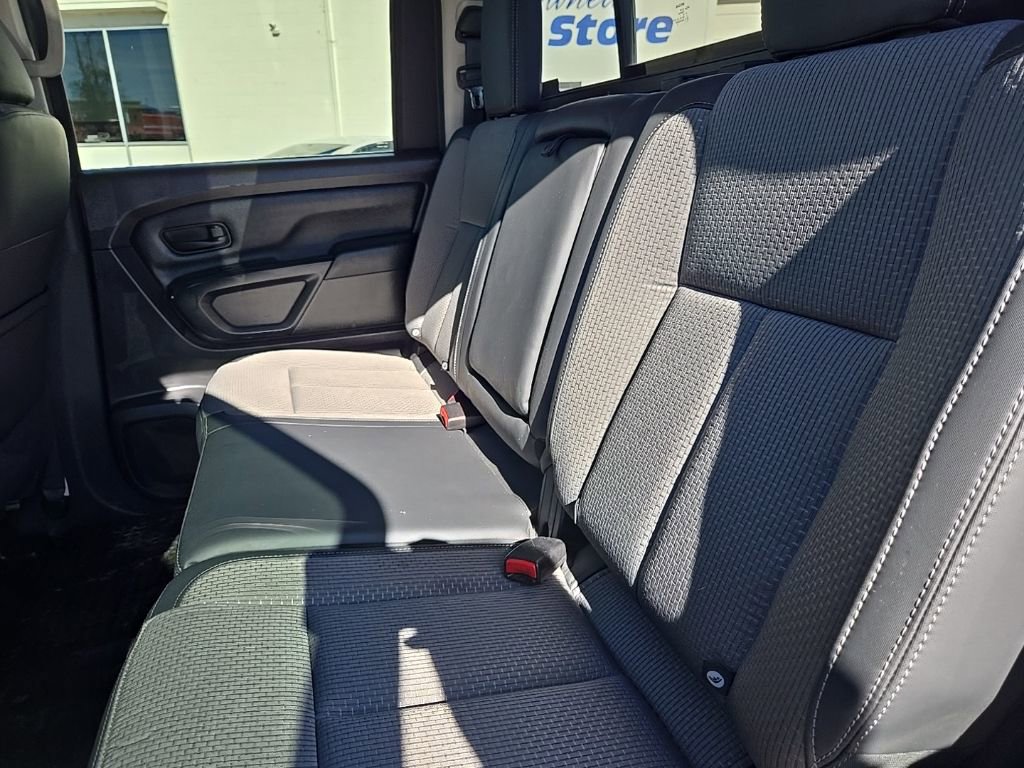 Used 2017 Nissan Titan S image 21