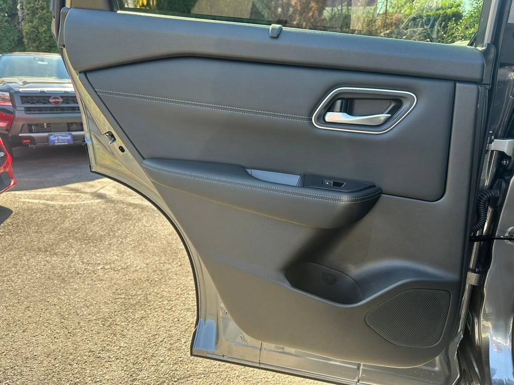 New 2026 Nissan Rogue Platinum w/ Platinum Premium Package image 24