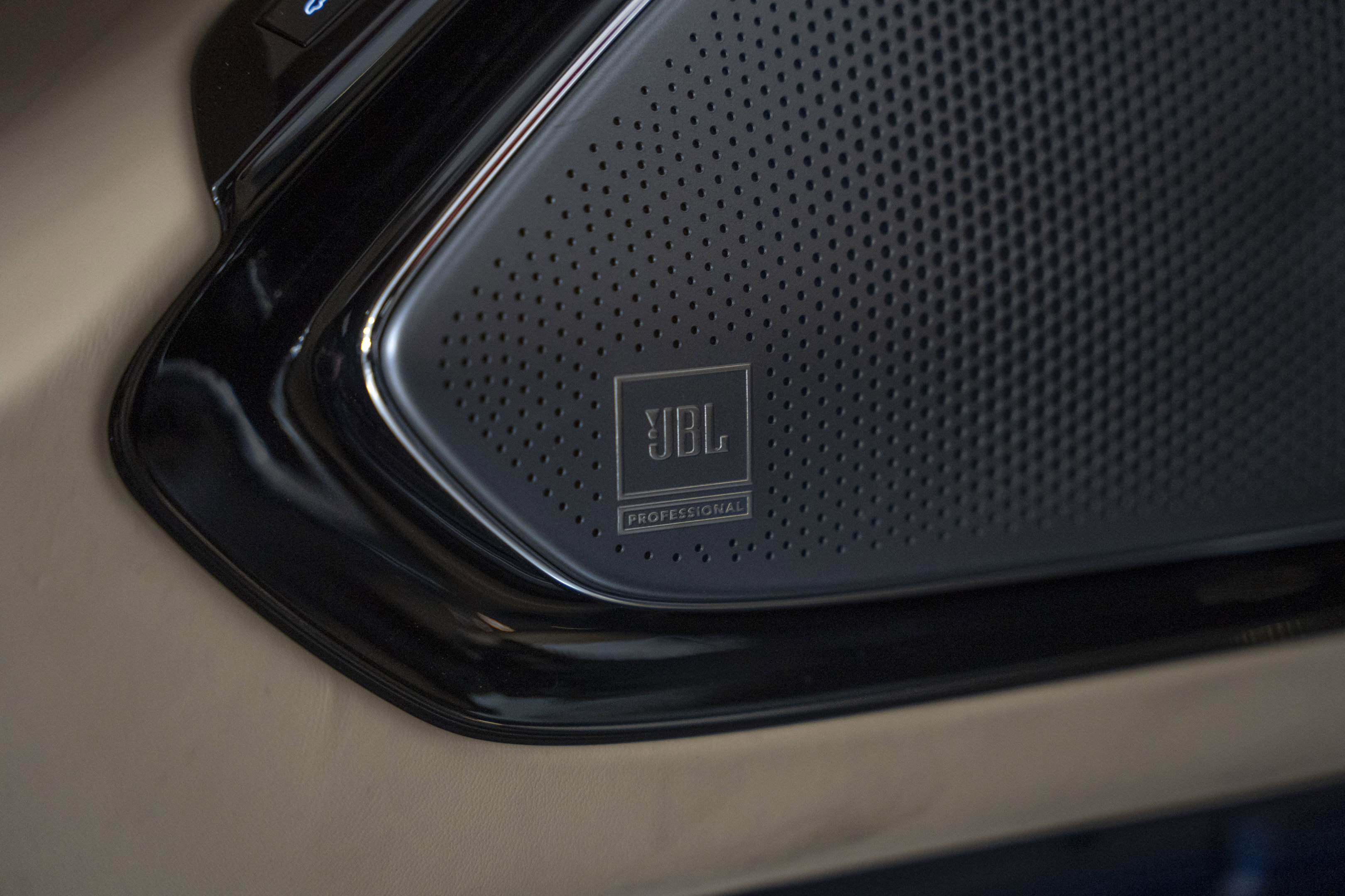 Certified 2025 Ferrari Roma Spider image 31