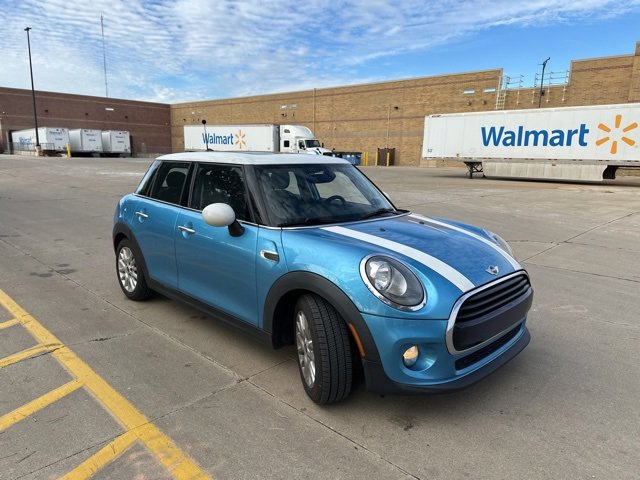 Used 2016 MINI Cooper 4-Door Hardtop image 3