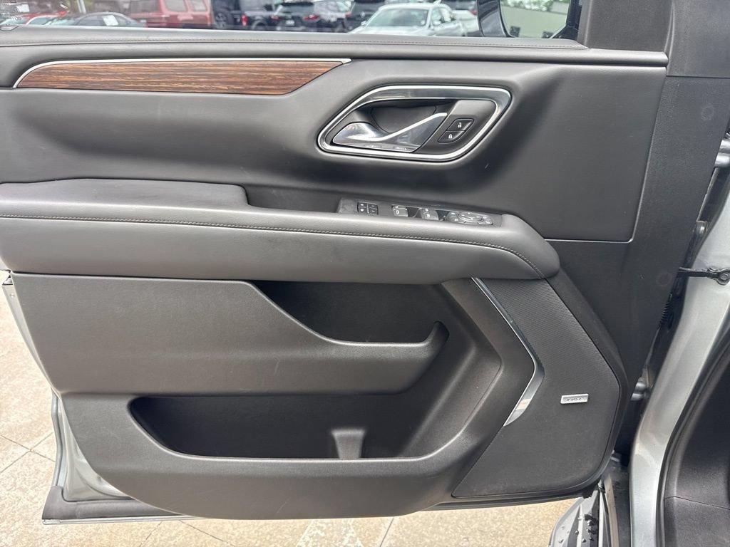 Used 2023 Chevrolet Tahoe High Country AWD/4WD image 16