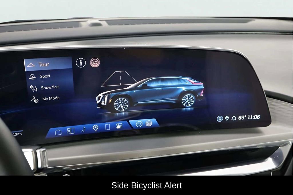 Used 2024 Cadillac Lyriq Luxury image 14