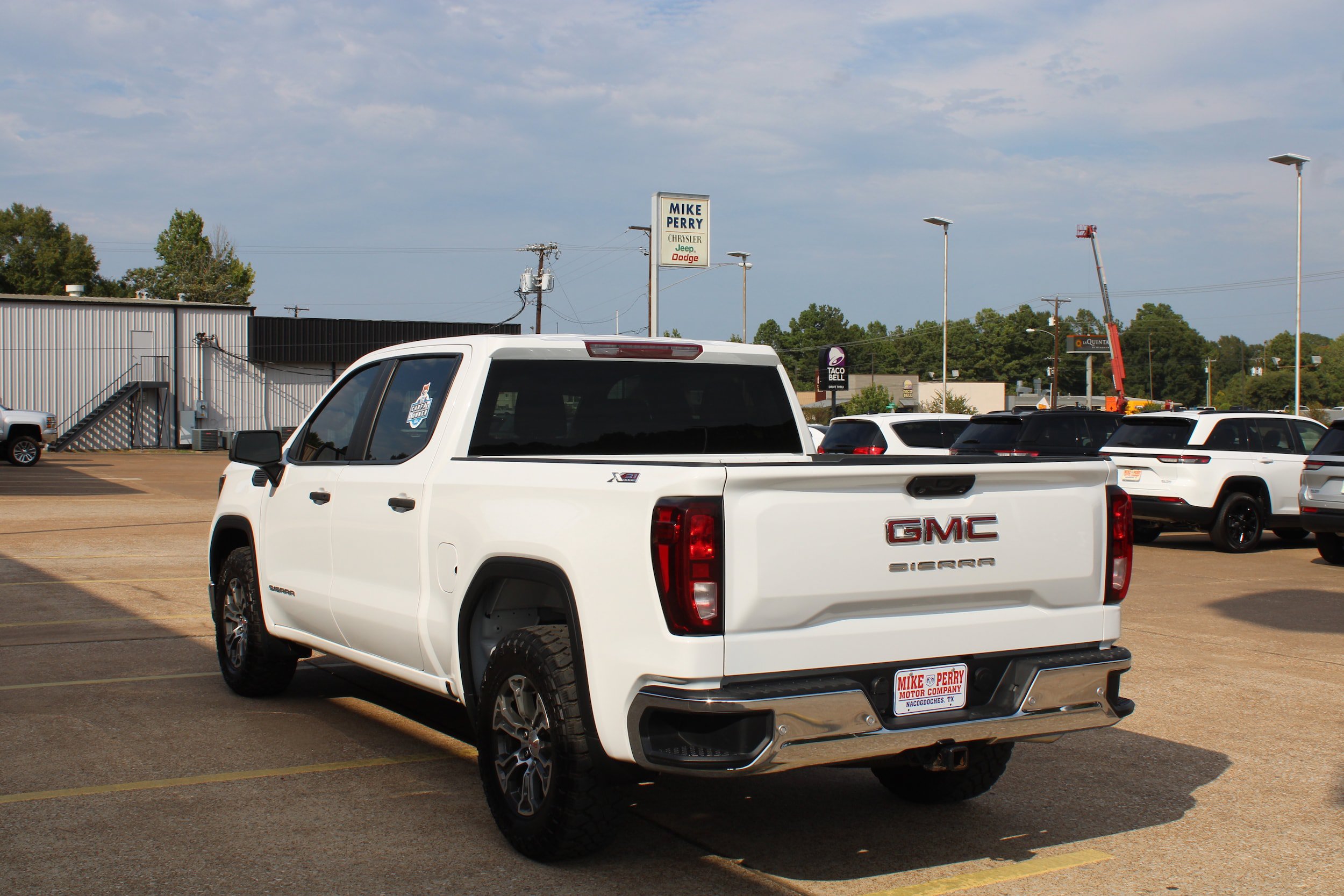 Used 2024 GMC Sierra 1500 Pro w/ Pro Value Package AWD/4WD image 9