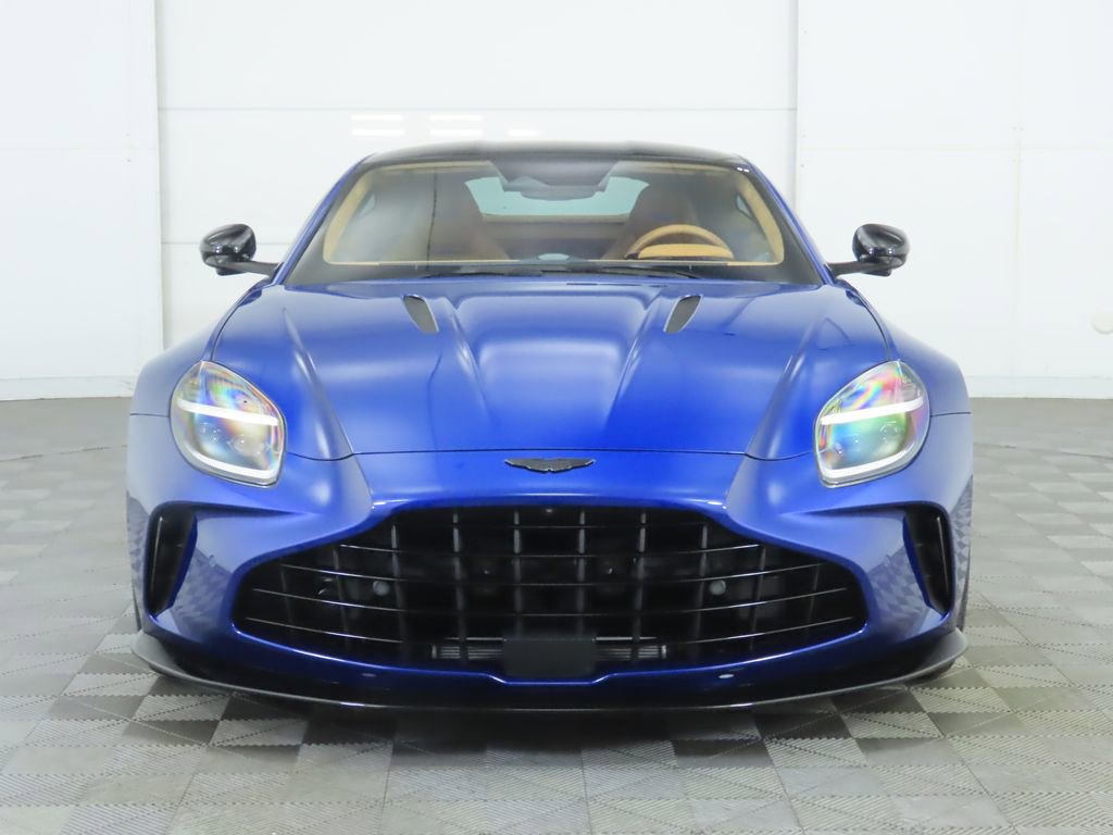Used 2025 Aston Martin V8 Vantage Coupe image 2