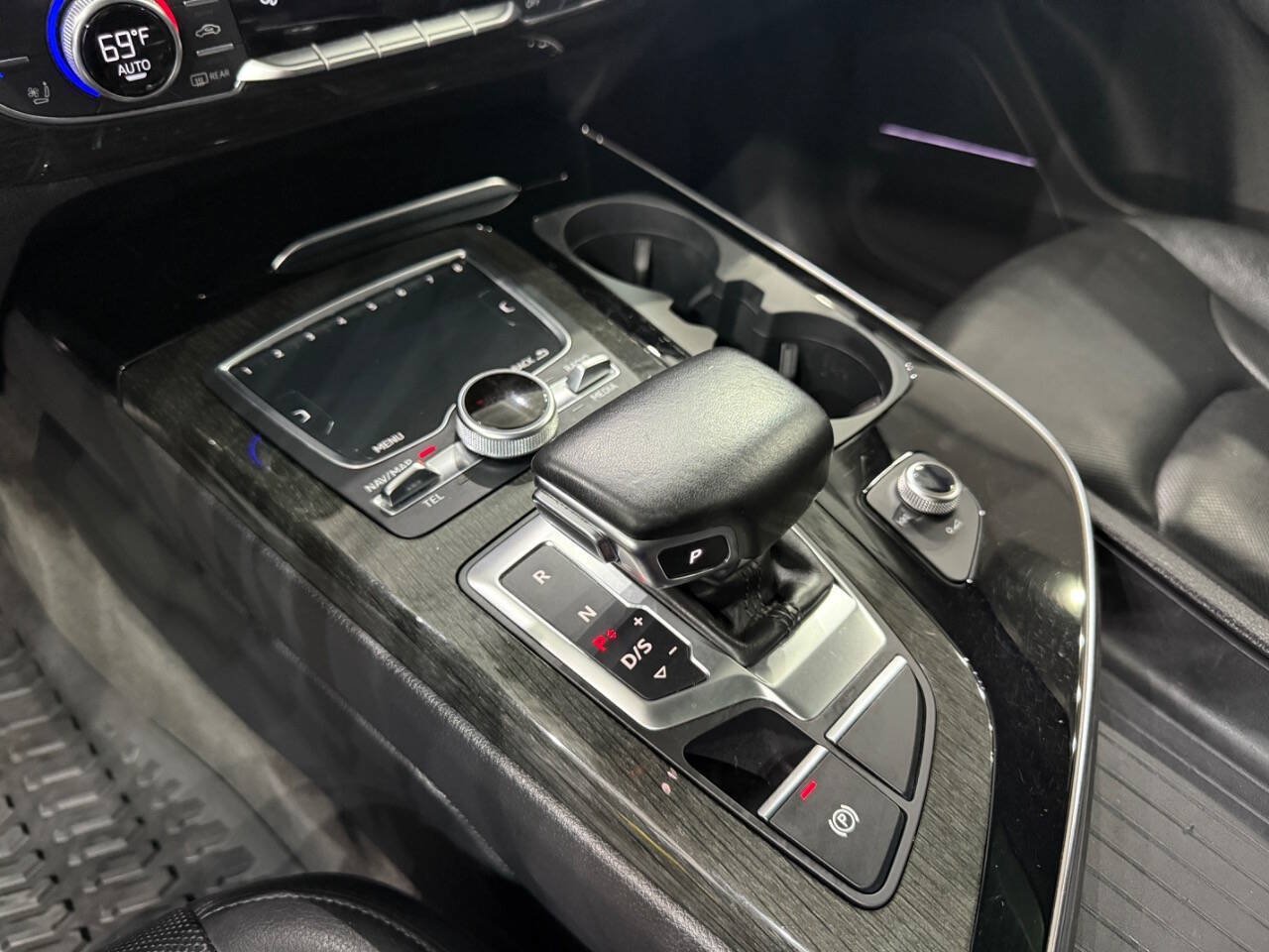 Used 2019 Audi Q7 3.0T Prestige AWD/4WD image 24