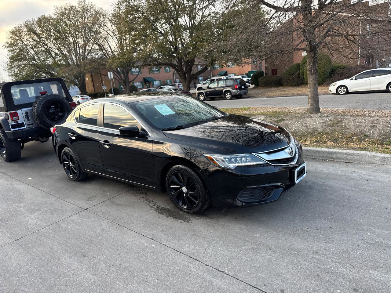 Used 2018 Acura ILX w/ Premium Package FWD image 2
