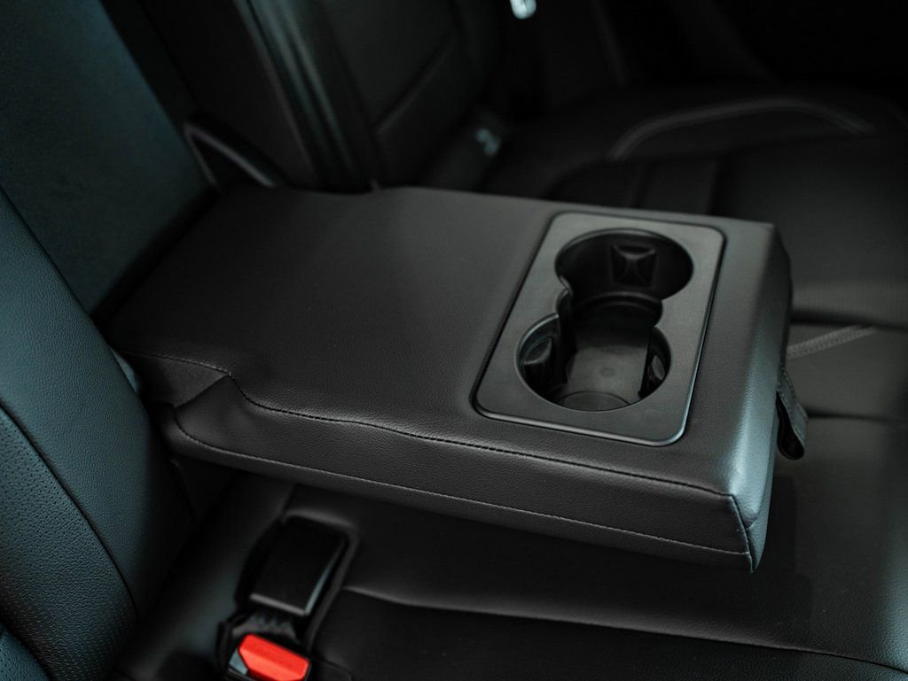 Used 2025 Jaguar F-PACE R-Dynamic S image 46