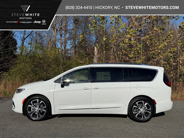 New 2026 Chrysler Pacifica Pinnacle image 1