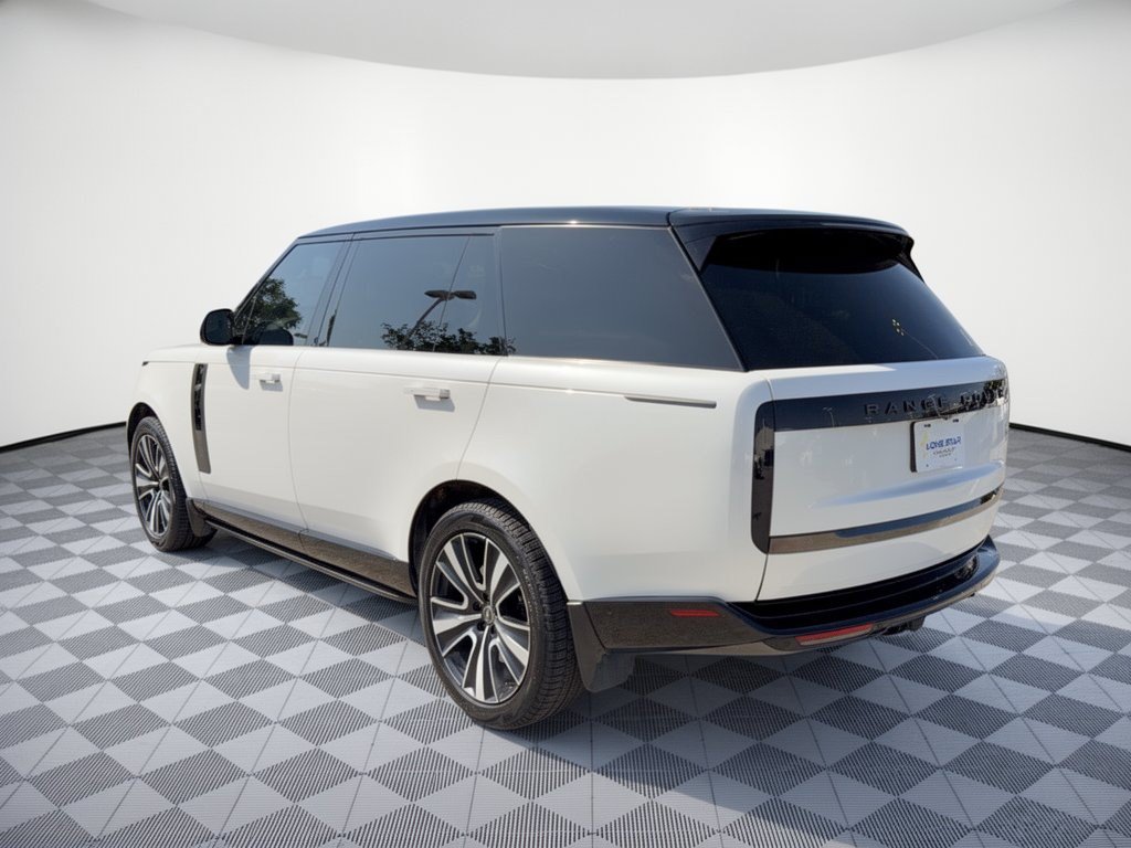 Used 2023 Land Rover Range Rover SV AWD/4WD image 3