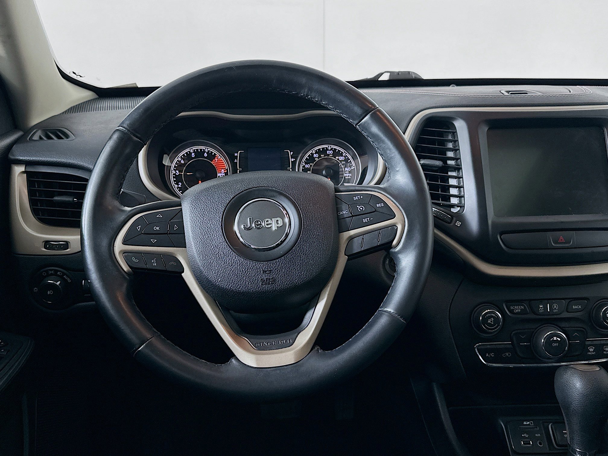 Used 2016 Jeep Cherokee 75th Anniversary image 17