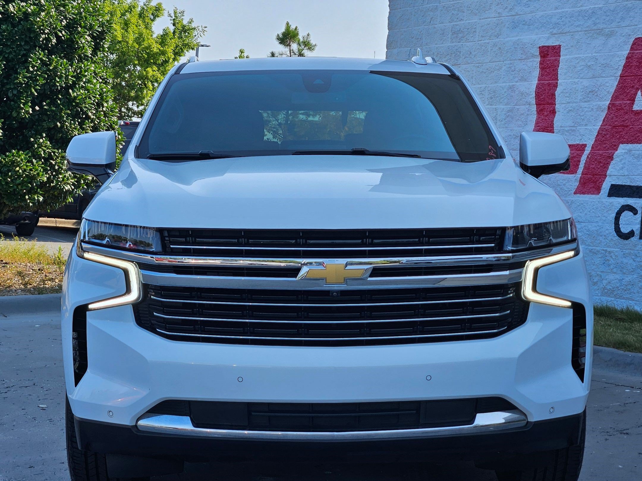Used 2021 Chevrolet Tahoe LT w/ LT Signature Package AWD/4WD image 2