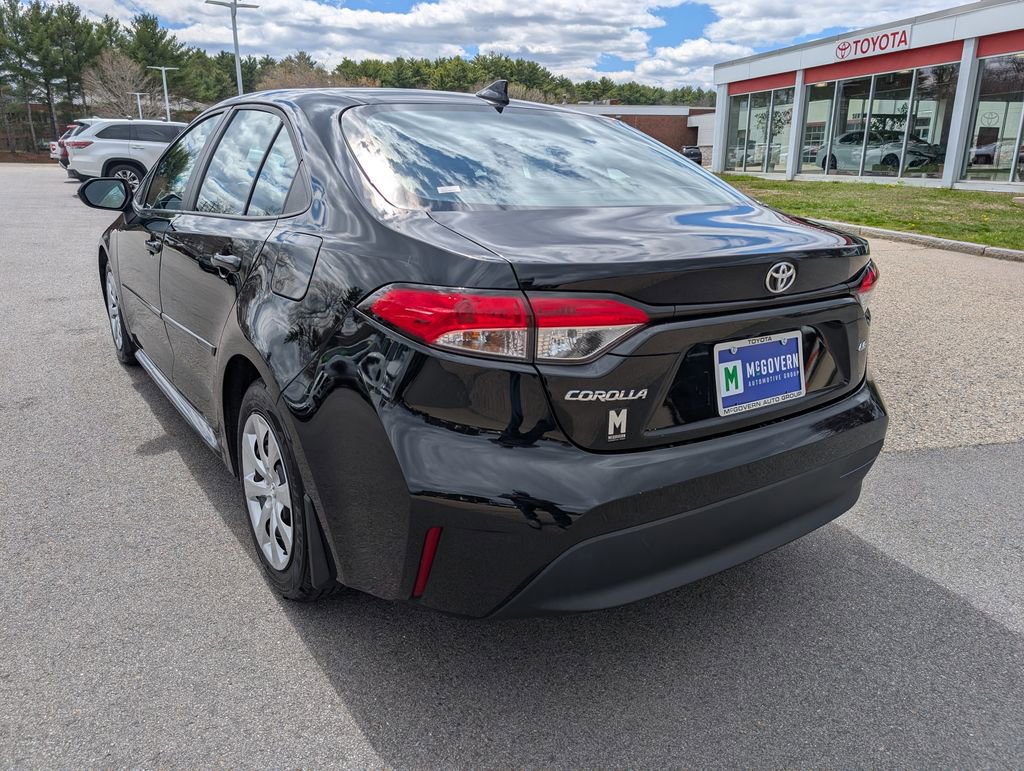 Used 2023 Toyota Corolla LE w/ Carpet Mat Package (TMS) FWD image 3