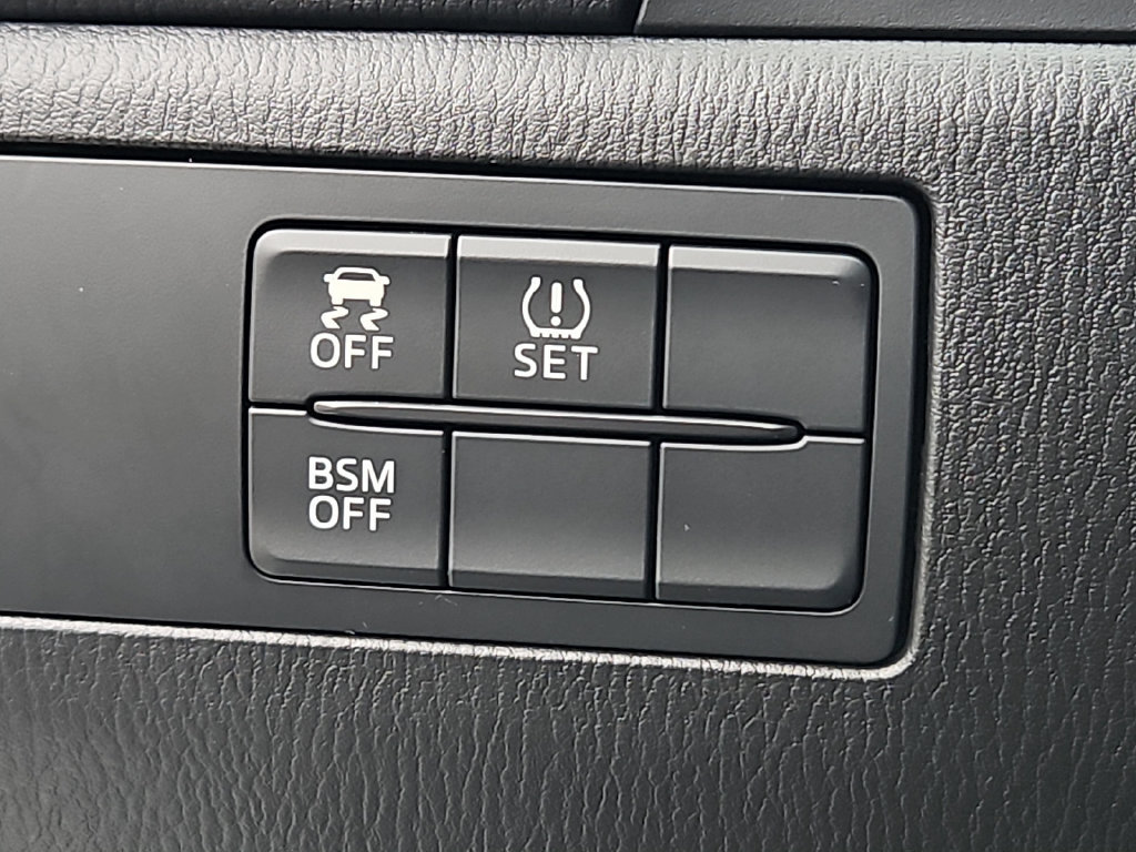 Used 2016 MAZDA MAZDA3 i Sport FWD image 26
