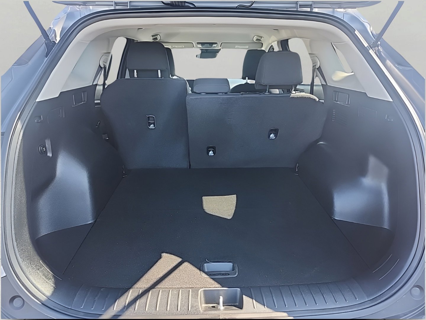 Used 2025 Kia Sportage LX image 36