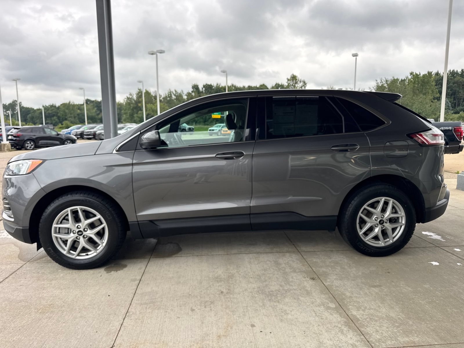 Certified 2024 Ford Edge SEL w/ Convenience Package AWD/4WD image 4