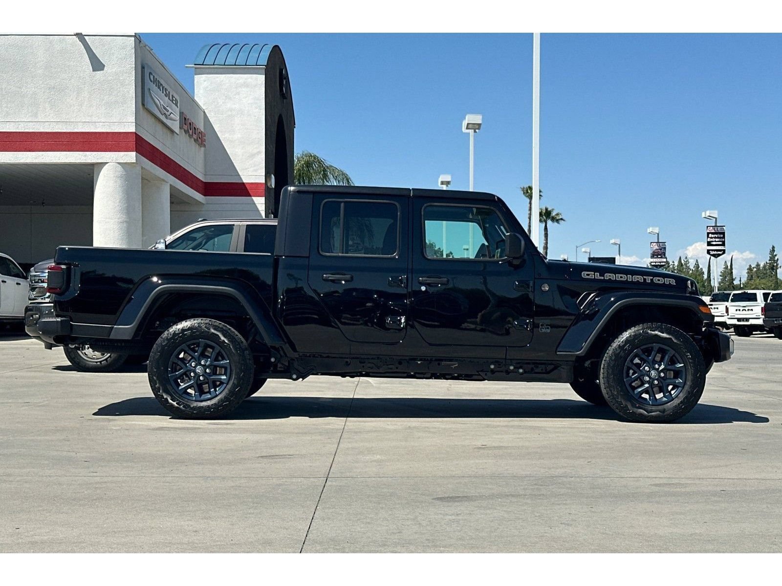 New 2026 Jeep Gladiator Sport AWD/4WD image 9