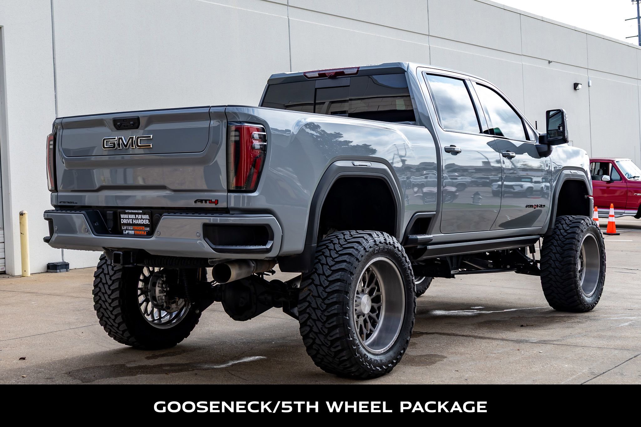 Used 2024 GMC Sierra 2500 AT4 w/ AT4 Premium Plus Package image 9