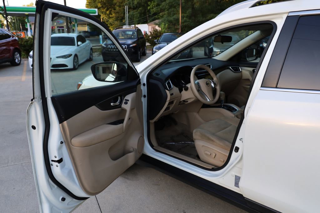 Used 2014 Nissan Rogue SV image 9