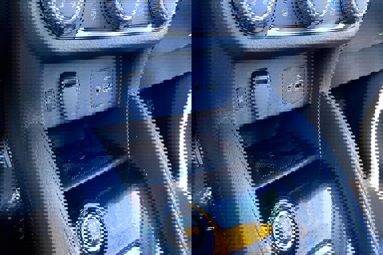 Used 2025 Nissan Versa SV w/ Trunk Package image 29