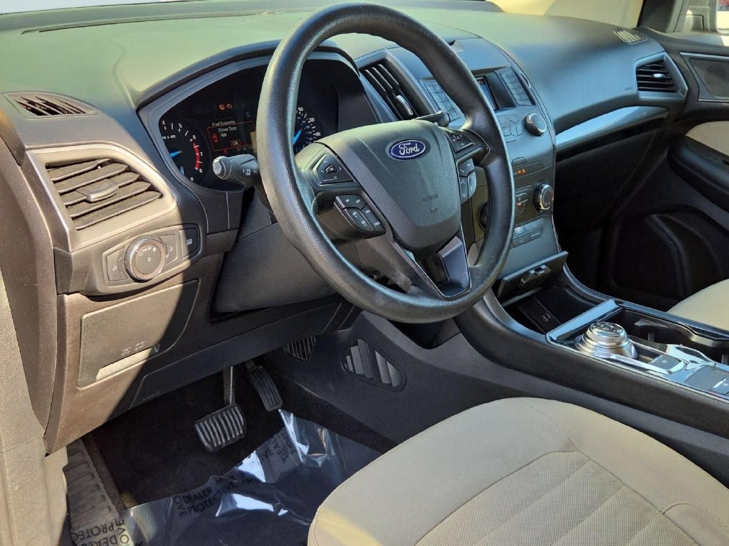 Used 2019 Ford Edge SE FWD image 14