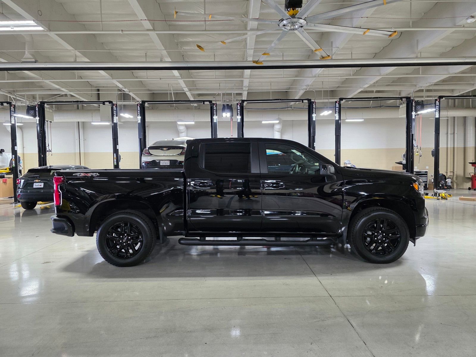 Used 2025 Chevrolet Silverado 1500 RST w/ Rally Edition AWD/4WD image 8