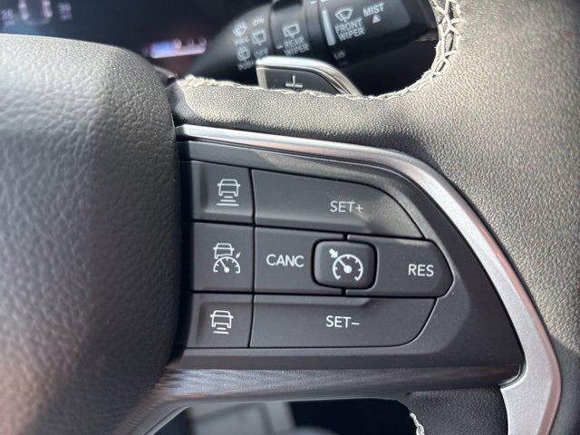 New 2025 Jeep Grand Cherokee Altitude image 25