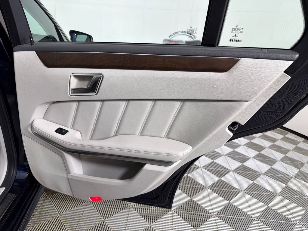 Used 2016 Mercedes-Benz E 350 4MATIC Wagon image 18