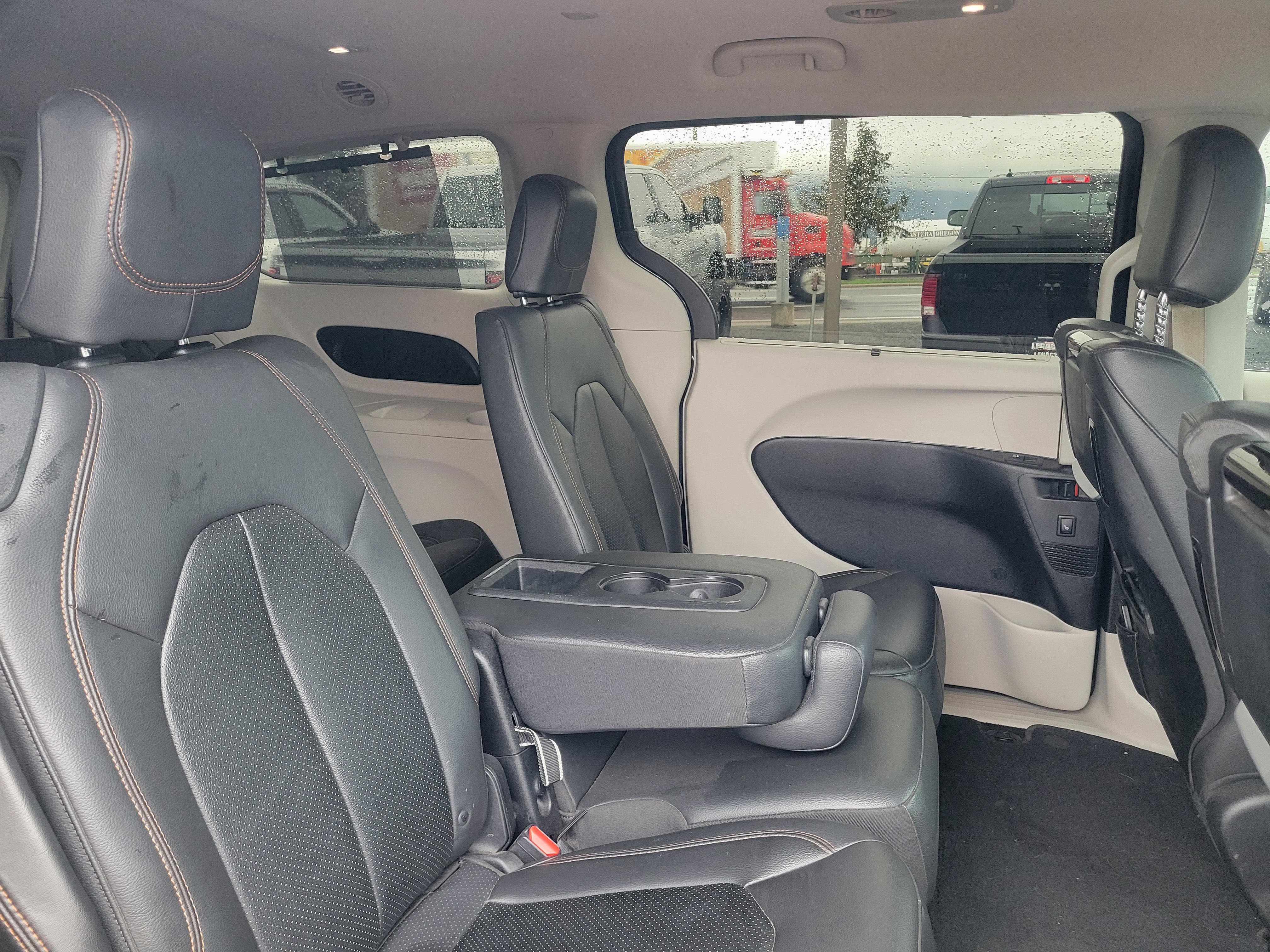 Used 2017 Chrysler Pacifica Touring-L Plus image 17