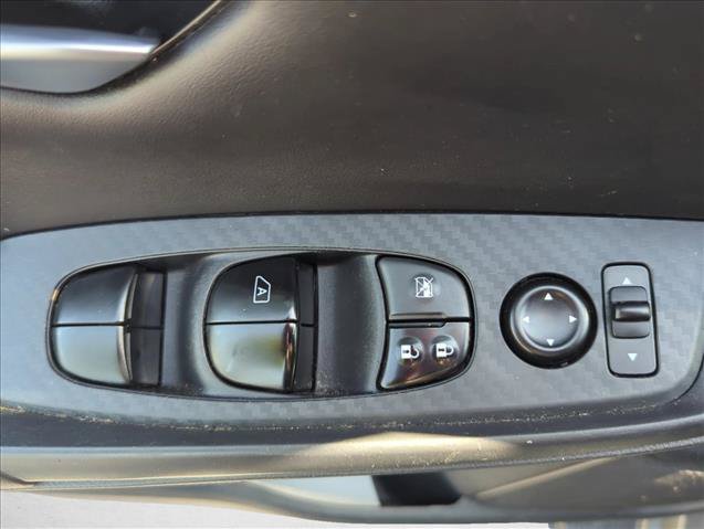 Used 2025 Nissan Sentra SV FWD image 10