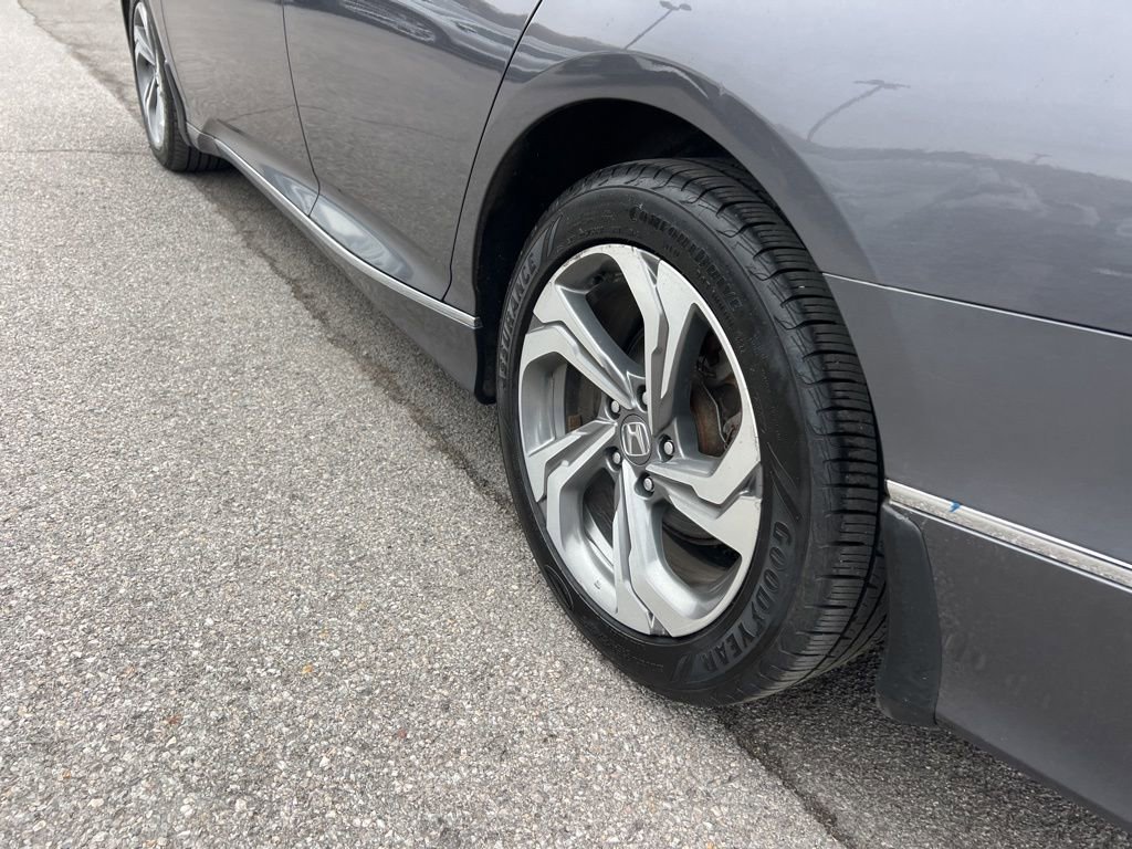 Used 2020 Honda Accord EX image 32