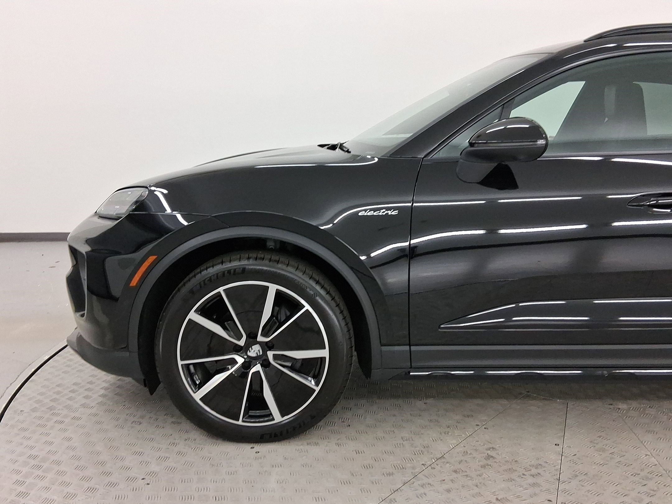 New 2025 Porsche Macan Electric image 20