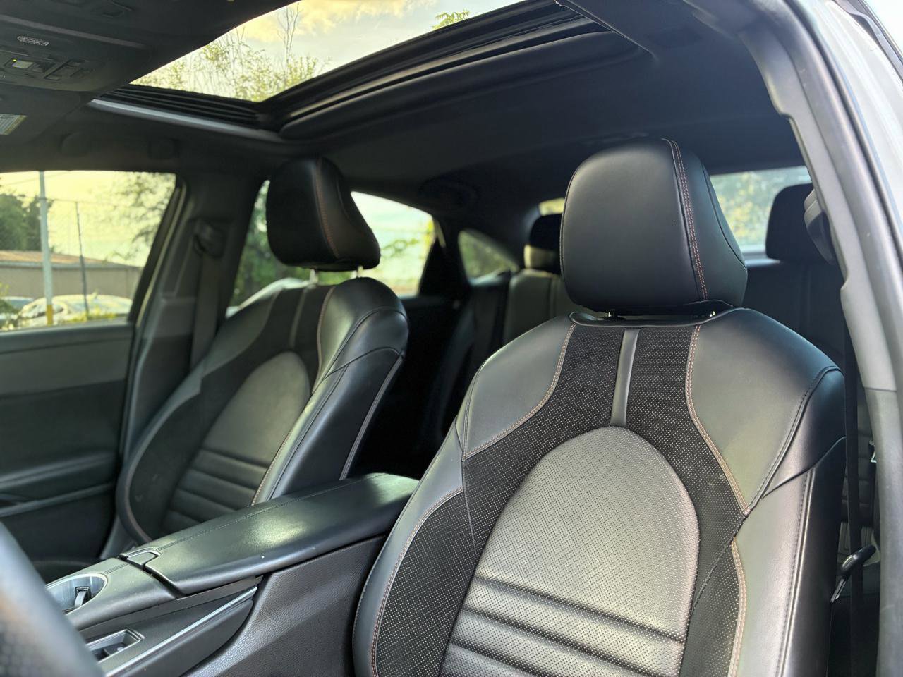 Used 2019 Toyota Avalon Touring FWD image 13