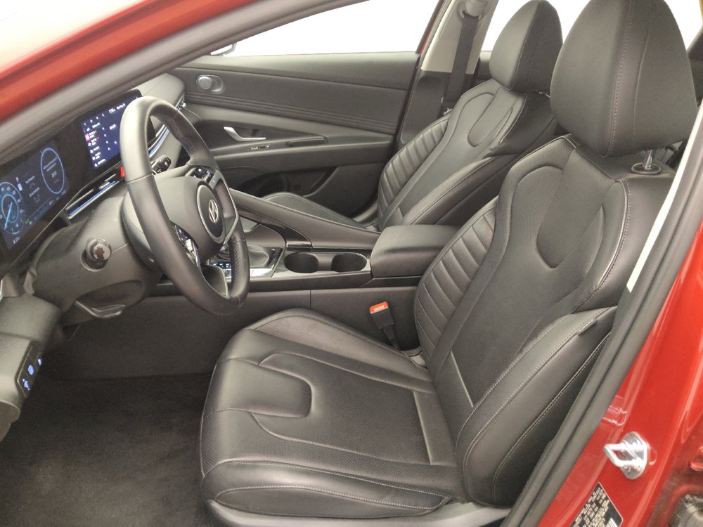 Used 2025 Hyundai Elantra Limited FWD image 17