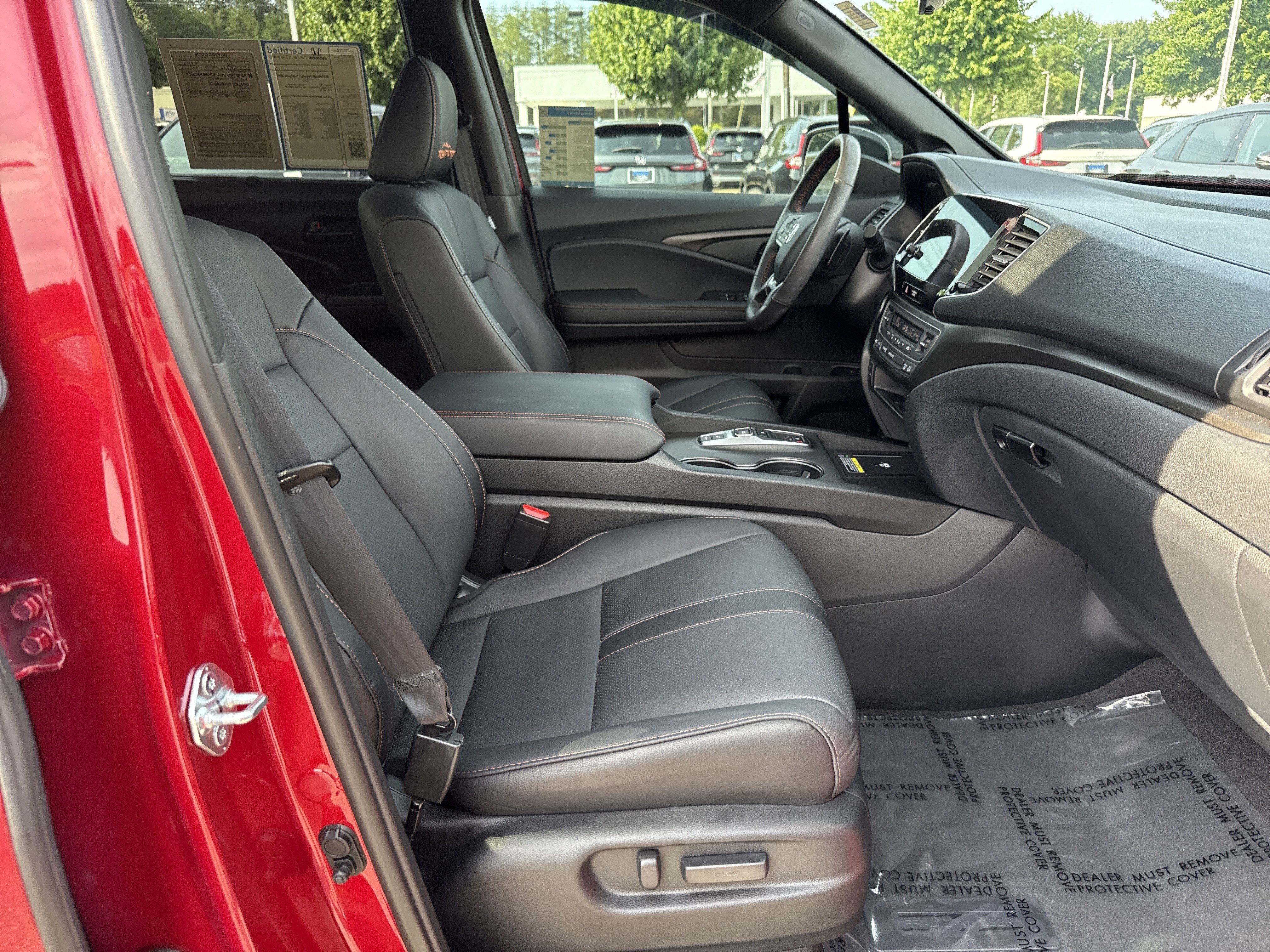Certified 2025 Honda Passport TrailSport image 34