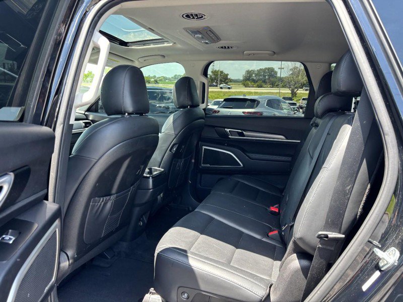 Used 2020 Kia Telluride S w/ S 8 Passenger Seating Package AWD/4WD image 11