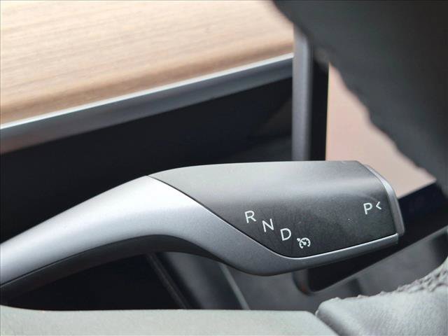 Used 2024 Tesla Model Y 2WD image 12