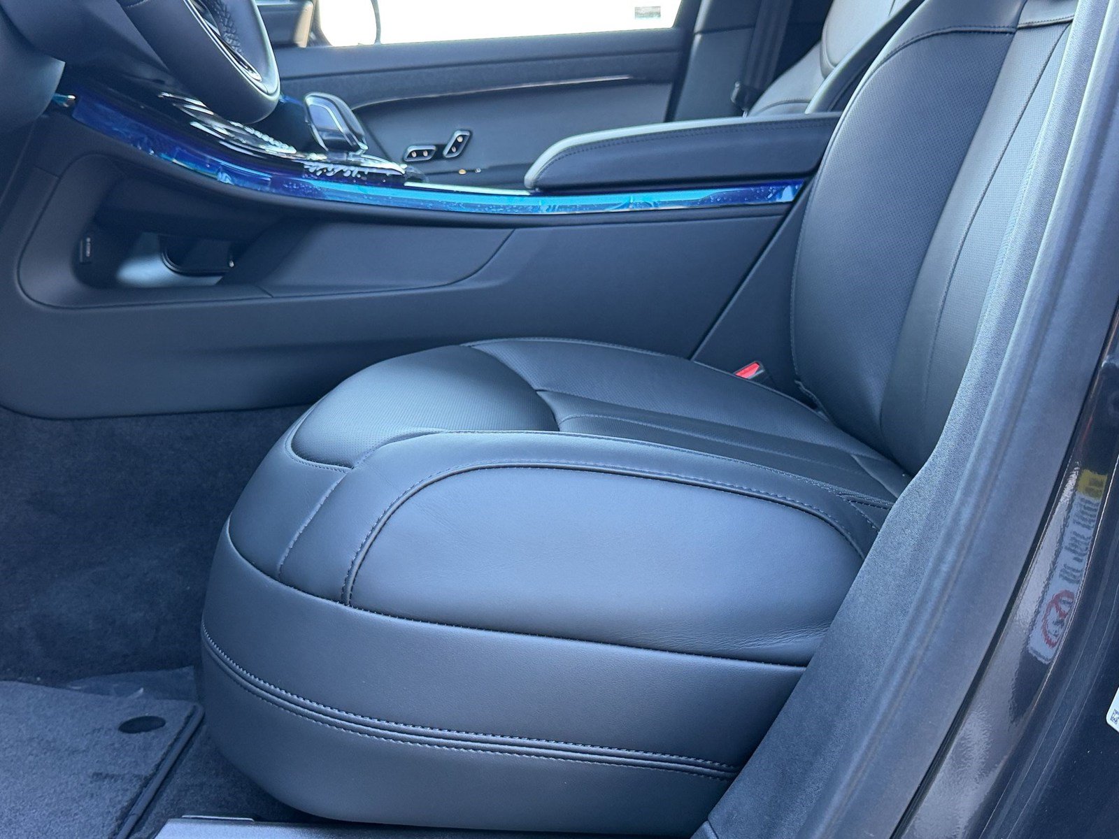 New 2026 Land Rover Range Rover Sport Dynamic SE AWD/4WD image 5