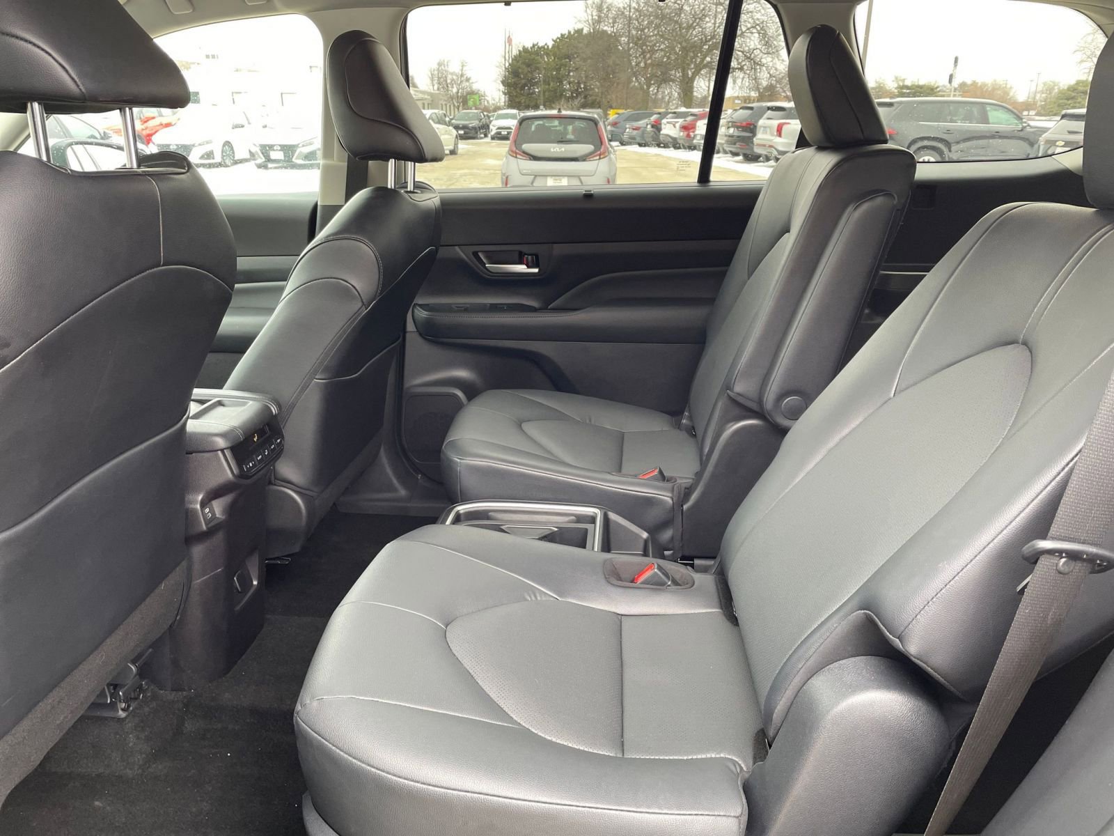 Used 2025 Toyota Grand Highlander FWD image 27