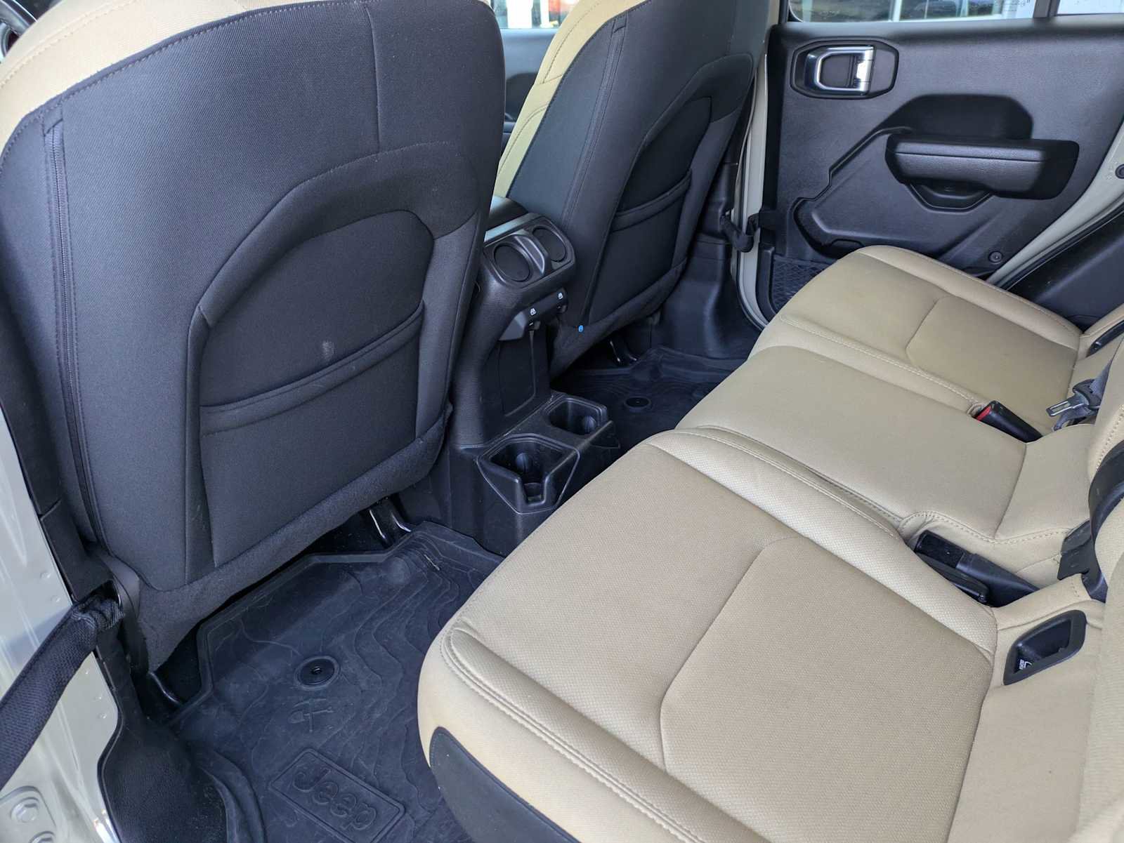 Used 2022 Jeep Gladiator Sport image 15