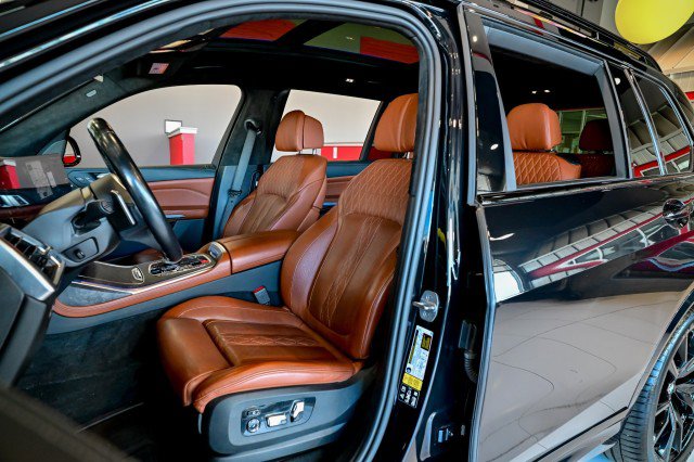 Used 2023 BMW X7 xDrive40i w/ Executive Package image 15